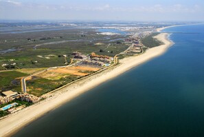 Una spiaggia nelle vicinanze
