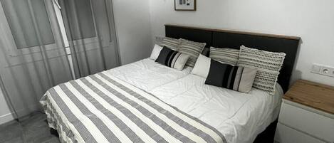 3 bedrooms, bed sheets