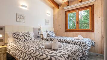 2 slaapkamers, een strijkplank/strijkijzer, gratis wifi, beddengoed