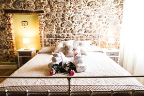4 slaapkamers, een strijkplank/strijkijzer, gratis wifi, beddengoed