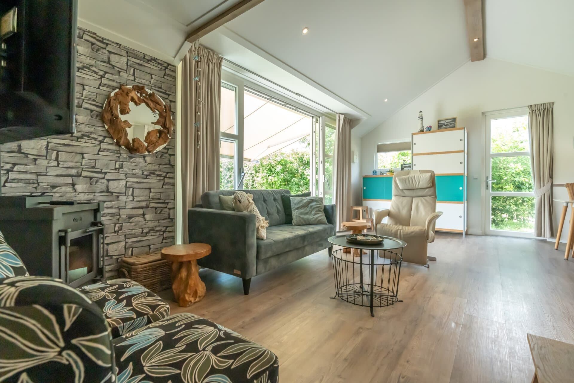 Télévision, Netflix, services de streaming, vidéothèque