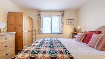 2 bedrooms, iron/ironing board, travel cot, bed sheets