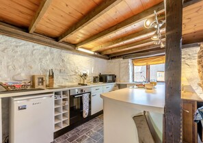 Frigorifero, microonde, forno, lavastoviglie