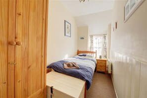 2 Schlafzimmer, Bügeleisen/Bügelbrett, Reisekinderbett, Bettwäsche
