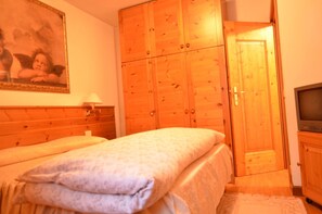 3 soverom, strykejern/-brett, wi-fi (inkludert) og sengetøy