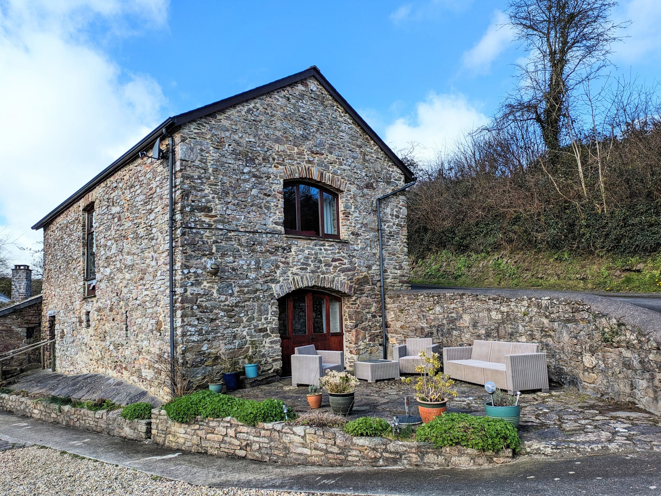 VIRVALE BARN, pet friendly, character holiday cottage in Combe Martin