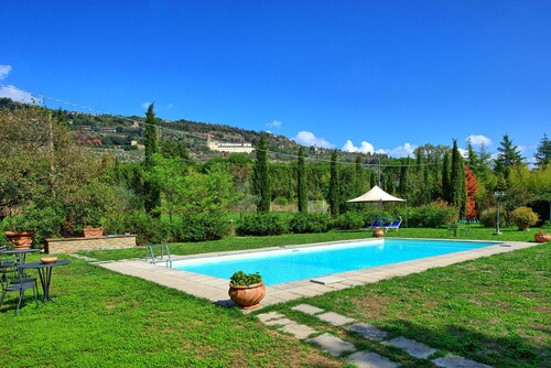 Villa Elisa - Vacation rental with swimming pool near Cortona, Tuscany