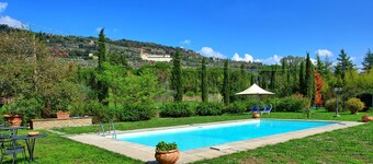 Villa Elisa - hus med pool nær Cortona i Toscana