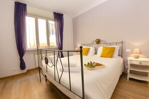 2 camere, culla da viaggio, Wi-Fi gratuito