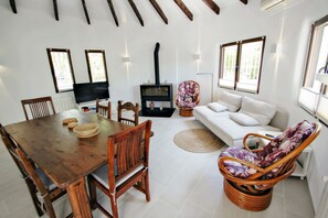 TV, DVD player - Mimosa - pretty holiday property with private pool in Moraira (Benissa)