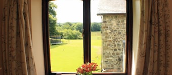 Die Butlers Hütte. Umgeben von mehr als 450 Hektar Bio-Farmland