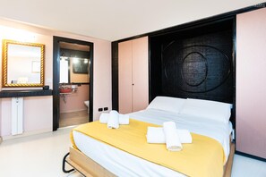 1 habitación, tabla de planchar con plancha, internet y ropa de cama 