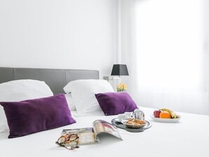 1 bedroom, iron/ironing board, internet, bed sheets