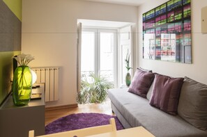 Living area - Contemporary by Apartments Alfama (Lisbon)