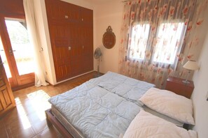 3 chambres, fer et planche Ă repasser, Wi-Fi gratuit, draps fournis