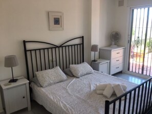 5 bedrooms, soundproofing, iron/ironing board, internet - Amazing Villa With Amazing Sea View And Private Large Heated Pool, Private Road (La Herradura)