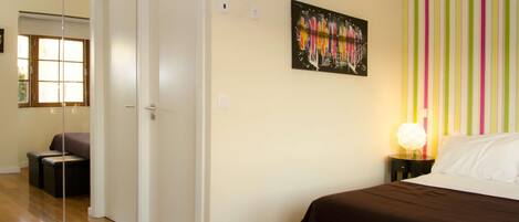 Strykjärn/strykbräda, internet och sängkläder