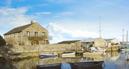 The Stables - a house that sleeps 4 guests in 2 bedrooms