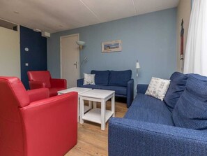 TV - Complete, popular island house with steam shower. There is a lockable fence between the garden and t (OUDE-TONGE)