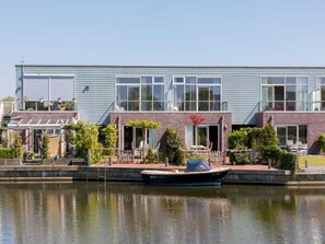 Exterior - Complete, popular island house with steam shower. There is a lockable fence between the garden and t (OUDE-TONGE)