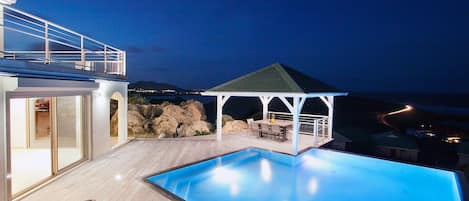Piscina a l'aire lliure