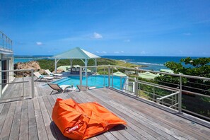 حمّام سباحة خارجي