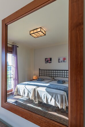 3 chambres, fer et planche à repasser, Wi-Fi gratuit, draps fournis