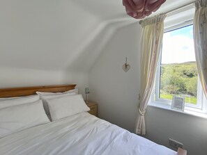 3 chambres, fer et planche à repasser, Wi-Fi, literie fournie