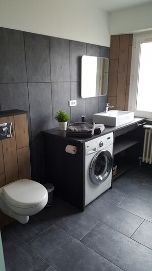 Shower, free toiletries, hair dryer, towels