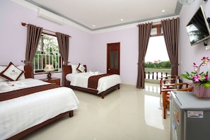Deluxe Twin Room, Lake View | Minibar, desk, soundproofing, free WiFi - Loc Khang Homestay (Da Nang)
