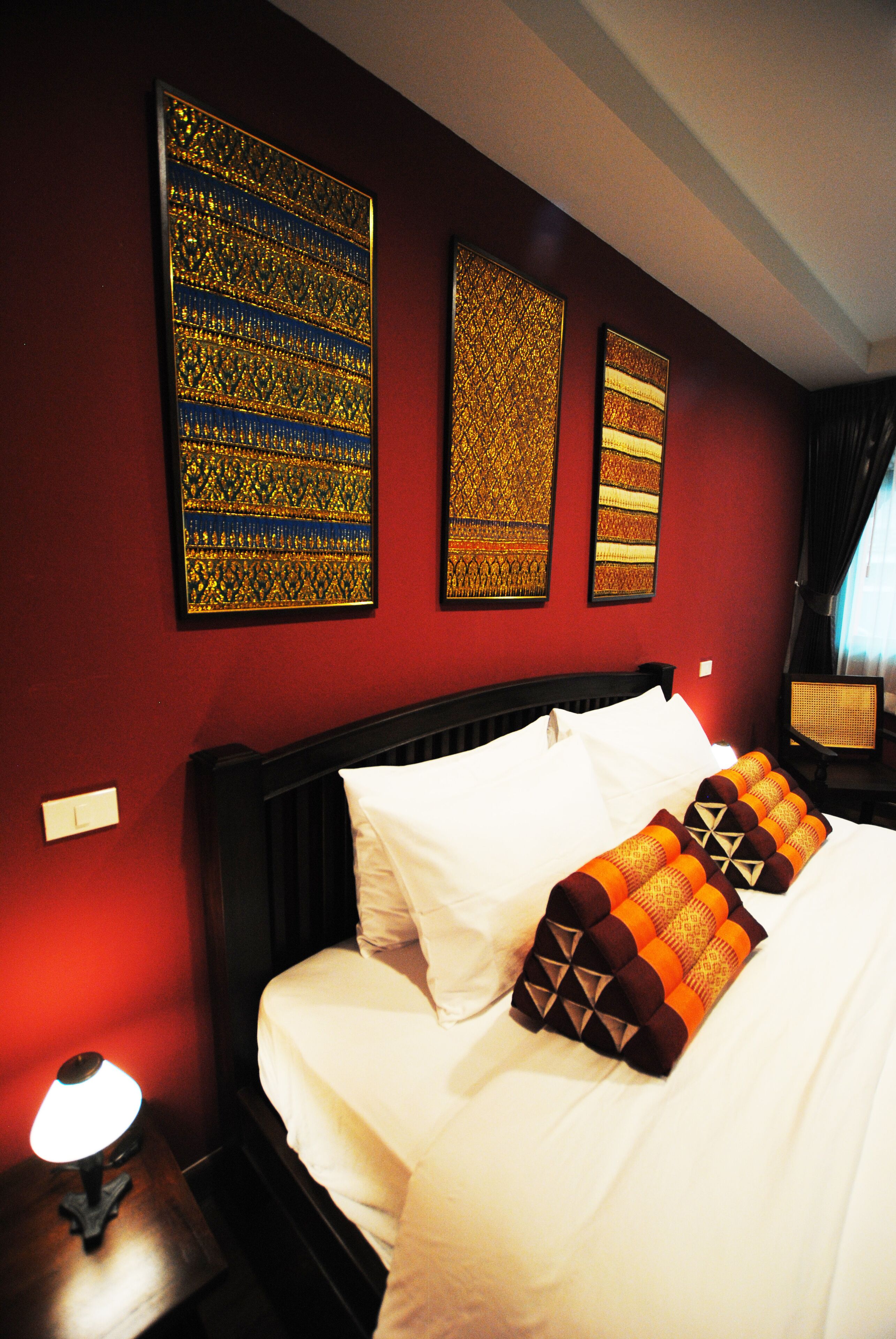 华丽双人房 | 迷你吧、客房内保险箱、特色装修、办公桌