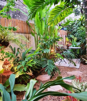 Garden - Focal Local Bed and Breakfast (Bangkok)