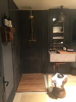 Shower, free toiletries, hair dryer, bathrobes