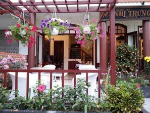 Terrace/patio - Nhi Trung Hotel (Da Nang)