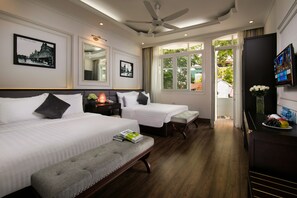 Chambre Triple Familiale, 2 lits doubles, balcon, vue ville