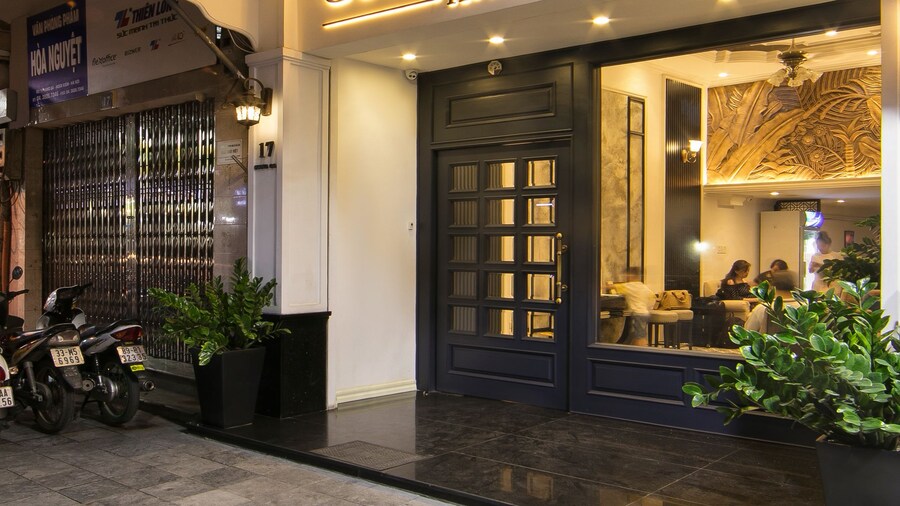 Golden Rooster Hotel