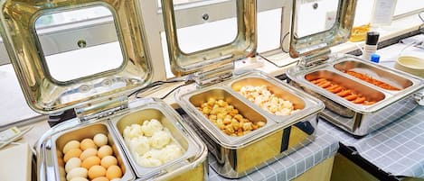 Daily self-serve breakfast (HKD 25 per person)