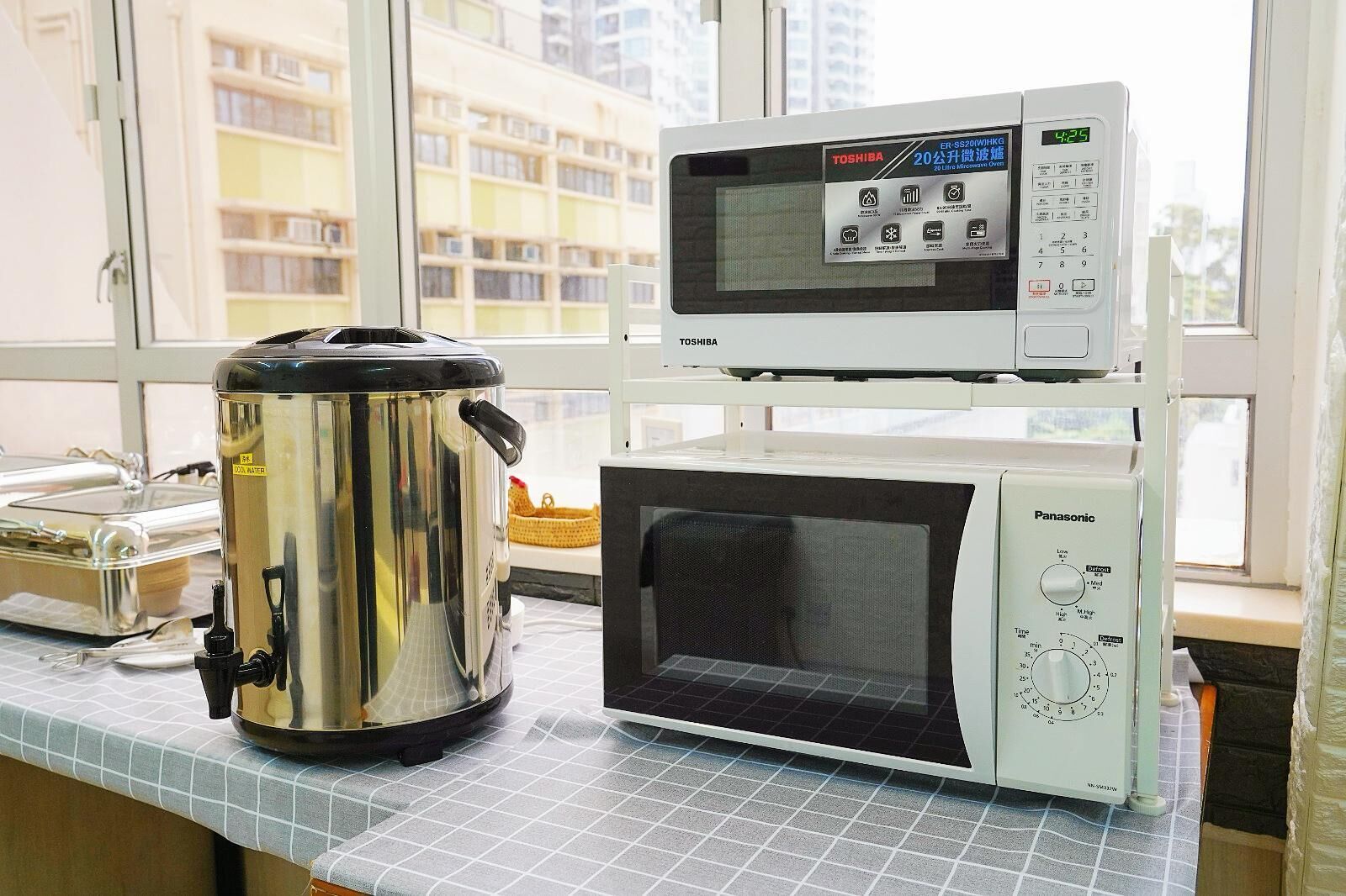 daily self-service breakfast (hkd 25 per person)