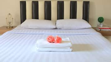 Deluxe Room | Desk, laptop workspace, free WiFi, bed sheets