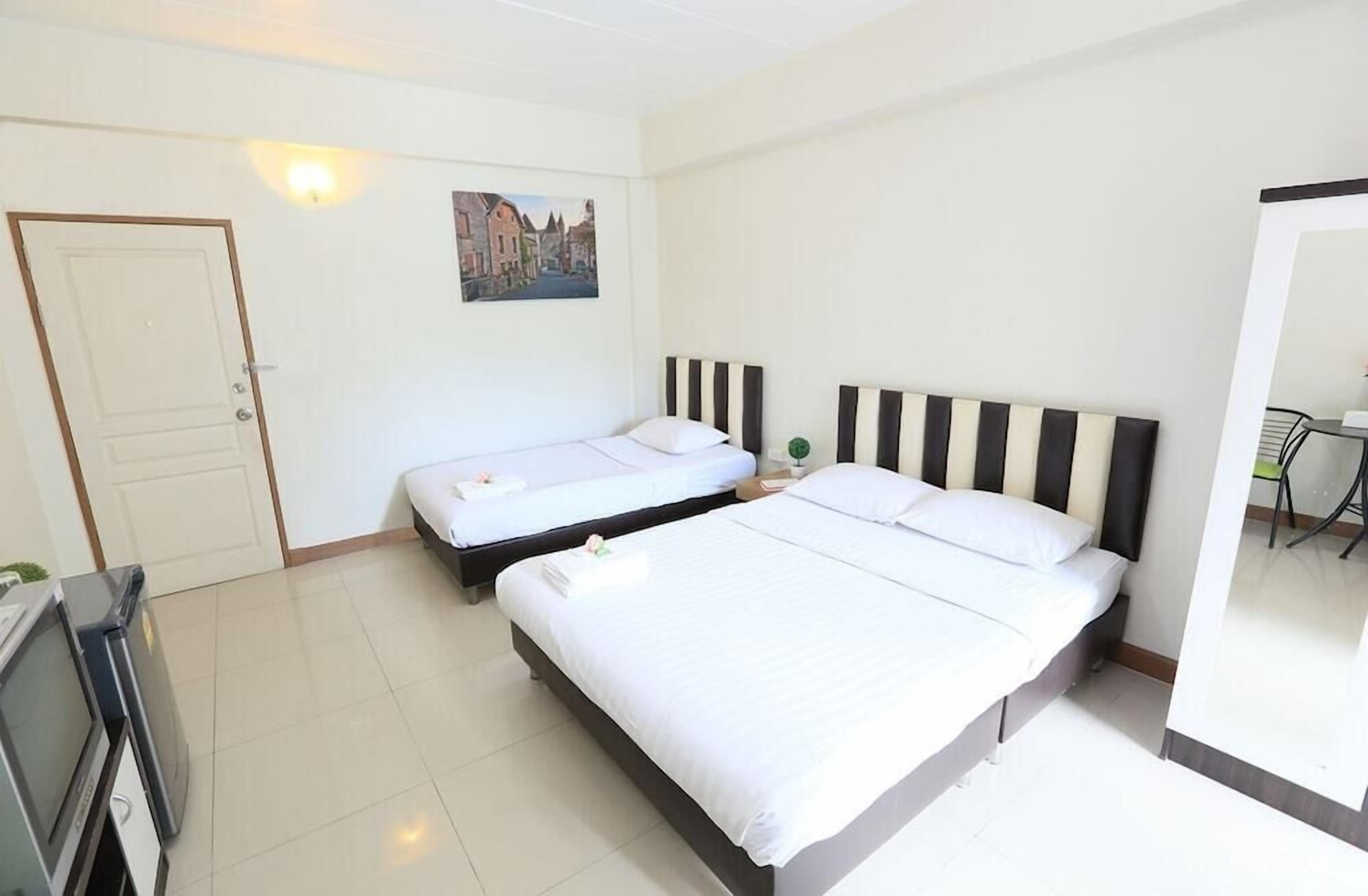 Escritorio, espacio para trabajar con un portátil, wifi gratis