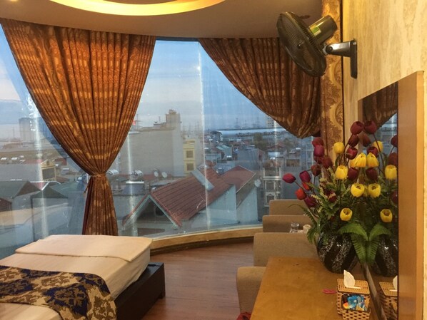 Double Room | Minibar, desk - Thien Duong Hotel (Hanoi)