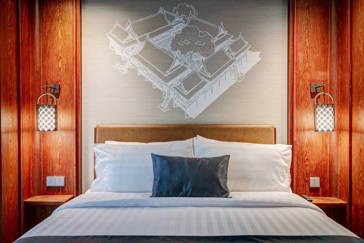 Standard Queen Room | 迷你吧、客房内保险箱、办公桌、遮光窗帘