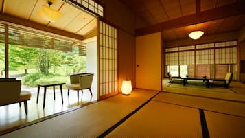 Japanese Style Room with Open-air Bath, Annex Building | Minibar, in-room safe