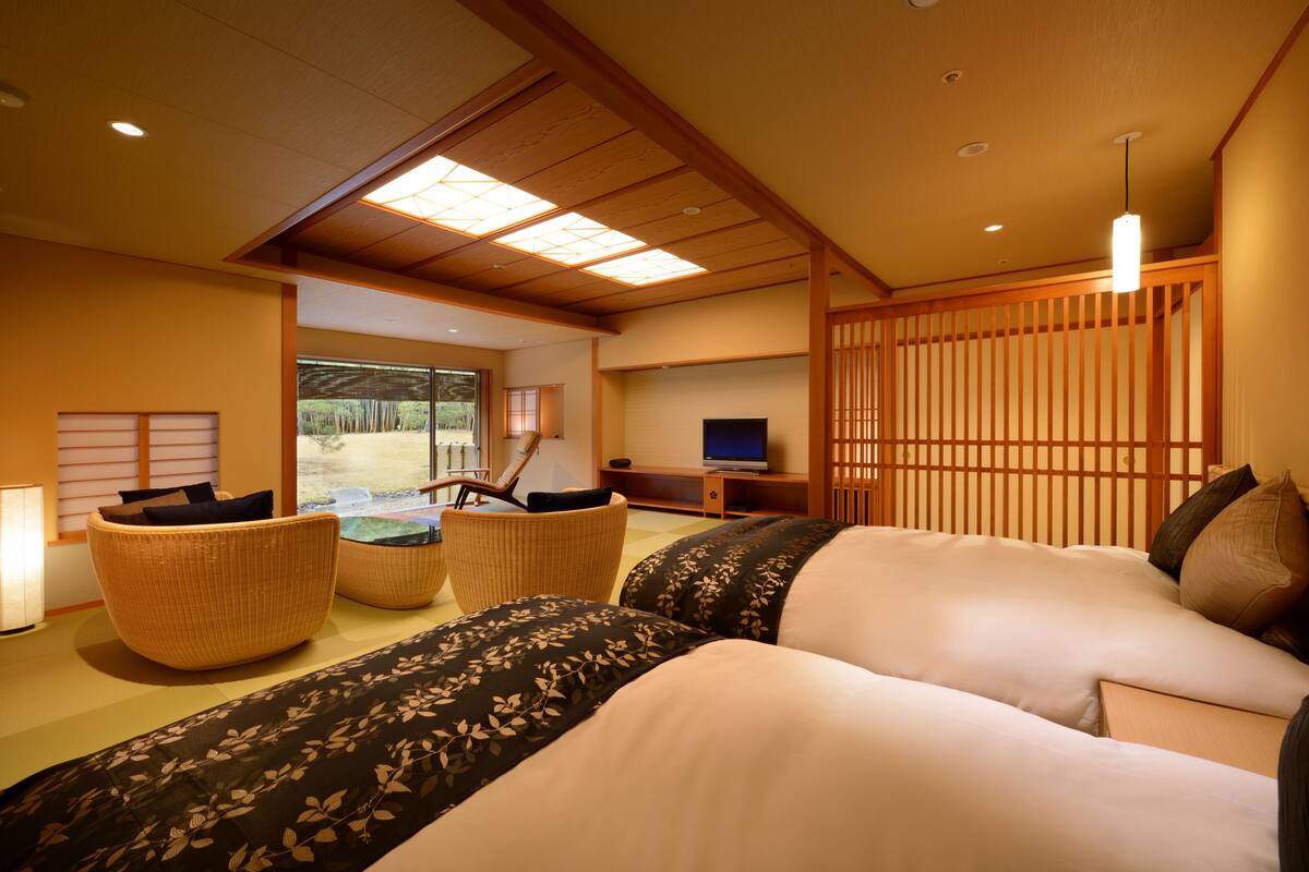 传统双床房 (Japanese Style,Tatami Area, Main Bldg) | 迷你吧、客房内保险箱