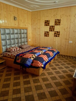 Chambre Double Deluxe, vue colline | 1 chambre, literie de qualité supérieure
