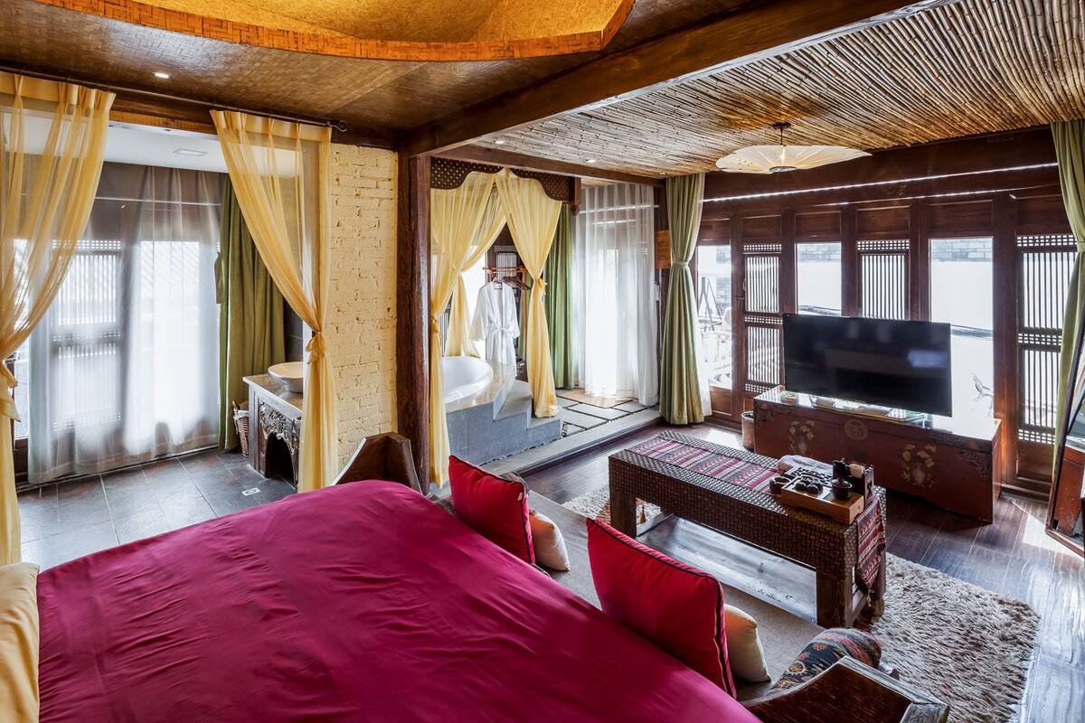 Phòng trăng mật | Bàn, màn/rèm cản sáng, truy cập Internet không dây miễn phí