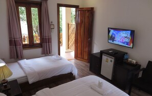 Standard Twin Room | In-room safe, free WiFi