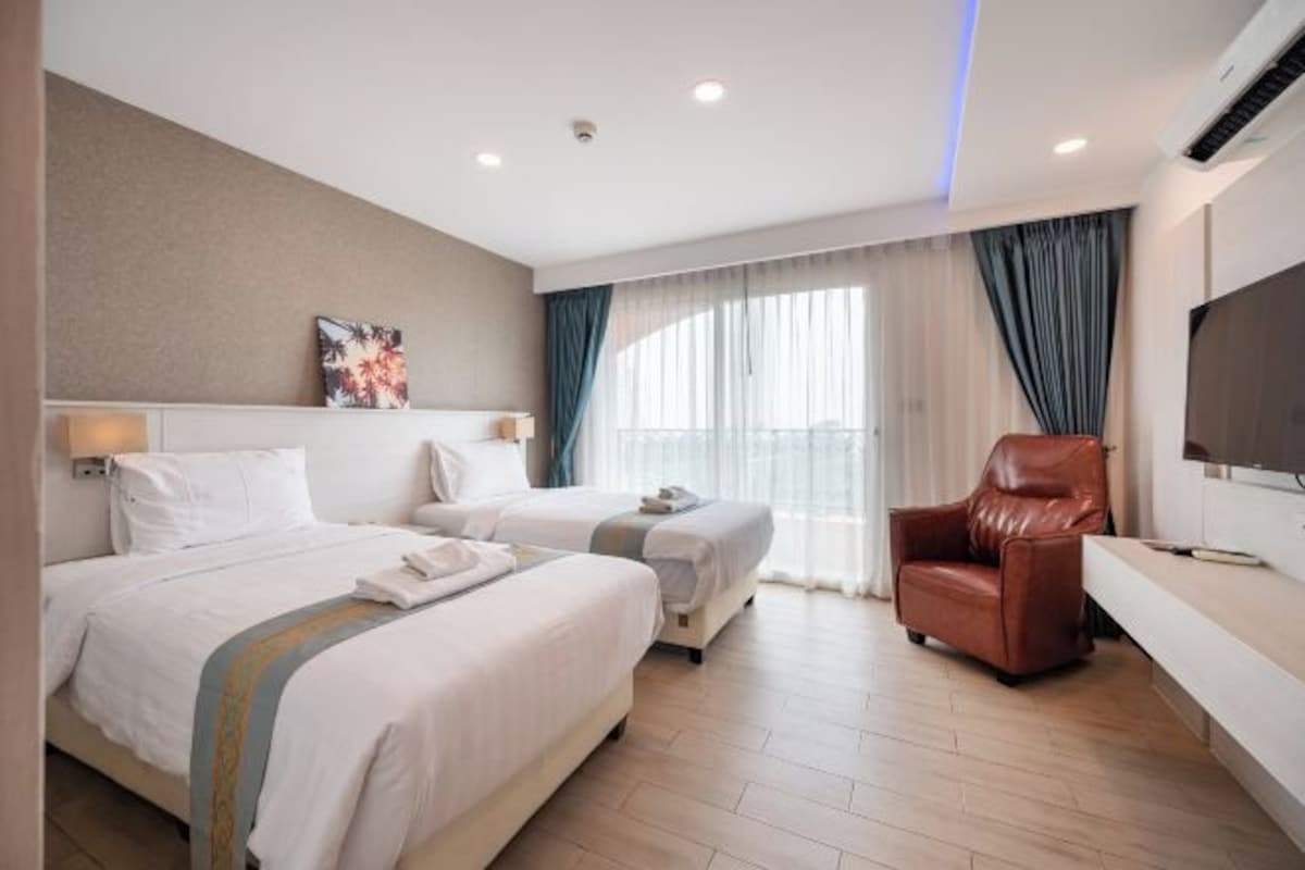 Minibar, in-room safe, desk, blackout drapes