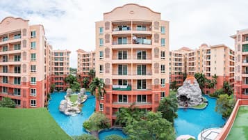 Outdoor pool, pool loungers
