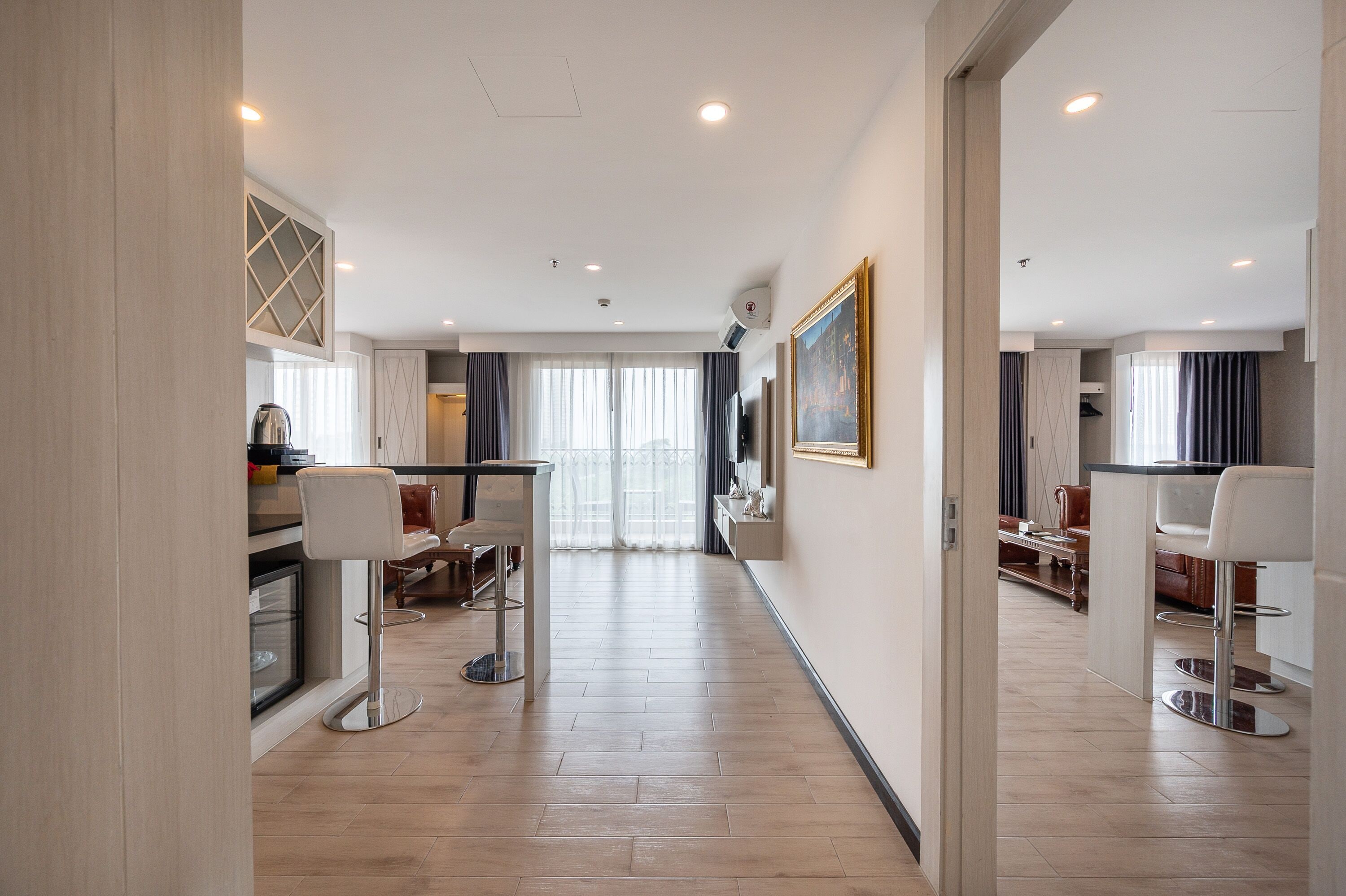 Club Deluxe | Minibar, pengeskab på værelset, skrivebord, mørklægningsgardiner